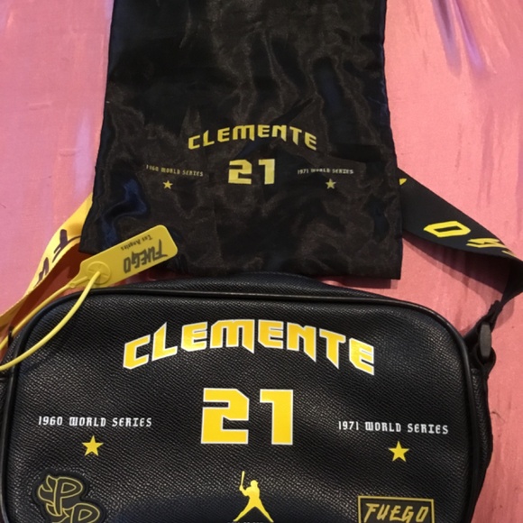 Fuego brand, Roberto Clemente sling bag. Black. - Picture 2 of 3